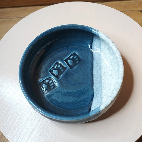D SHAPIRO Pottery Pet Bowl - Picture 1 of 8